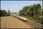 Am 24.8.2022 war der AKE Rheingold mit 103113-7 bespannt und kam um 8.56 Uhr auf der Fahrt nach Binz durch Osnabrück Hellern.