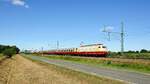 DB Museum 103 113 mit AKE-Rheingold-Sonderzug DPE 321 Ostseebad Binz - Koblenz Hbf auf der Rückfahrt nach einem mehrtägigen Aufenthalt an der Ostsee (Diepholz, 31.08.2022).