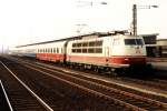 103 233-3 mit EC 144 Kln Hbf-Amsterdam CS auf Oberhausen Hauptbahnhof am 03-03-1993.