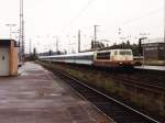 103 239-0 mit IC 2313 Loreley Nordeich Mole-Karlsruhe auf Oberhausen Hauptbahnhof am 14-8-1999.