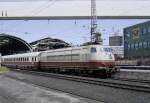 Hagen Hbf ca. 1978. Ausfahrt eines IC nach München.
Bespannt mit 103 223.