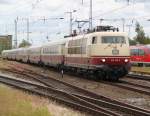 103 235-8 mit TEE-Rheingold von Kln Hbf nach Rostock/Ostseebad Binz bei der Einfahrt im Rostocker Hbf.03.06.2012 