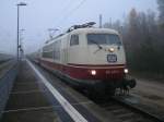 Am 21.November 2012 fuhr zum letzten Mal der TEE Rheingold von Binz nach Koblenz mit der 103 235.Hier wartete der Zug im vernebelten Binz auf die Fahrgste.