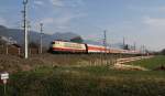 Hier ist der CNL 40451/1319 ``Pollux`` von Paris Est/Amsterdam nach Innsbruck unterwegs. Gezogen von der 103 245-7 im Tiroler Unterland bei Radfeld. 22.3.2014