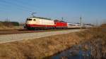 103 245 und 120 155 mit IC 2206 vor Althegnenberg (09.03.2014)