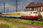 103-222-6 hat Einfahrt für den Leipziger Hauptbahnhof erhalten. Im Hintergrund zieht schon das Gewitter auf. 29.5.14