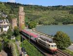 109 235-8 mit dem IC 119 am 21. August 2014 in Oberwesel.