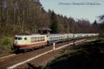 103138 passiert hier gerade am 24.4.1988 um 14.18 Uhr mit IC 630 in Richtung Osnabrück den zwischen Ostercappeln und Vehrte im Wiehengebirge gelegenen Block
Tannenberg. Die Blockstelle war zum Zeitpunkt der Aufnahme aber schon nicht mehr besetzt.