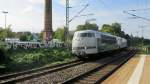  die Schöne  von Railadventure kommt mit einer Lok im Schlepp durch Dresden-Cotta (25.9.15) 