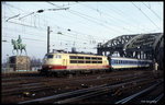 103181 verläßt hier am 21.2.1998 um 12.06 Uhr die Hohenzollernbrücke in Köln und fährt mit dem Interregio nach Saarbrücken in den Hauptbahnhof Köln ein.