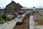 110 303 mit E 3336 (Hamburg-Altona–Bremen Hbf) am 10.09.1994 in Hamburg-Harburg