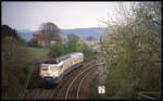 110289 war am 26.4.1992 um 17.53 Uhr bei Witzenhausen mit einem kurzen Eilzug unterwegs nach Kassel.