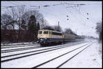 110298 ist hier am 17.2.1999 bei Hiddenhausen Schweicheln mit einem Regionalzug in Richtung Herford unterwegs.