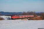 110 425 ist am schneewei-sonnigen Nachmittag des 15.02.09 mit RB 37162 von Donauwrth nach Aalen unterwegs.