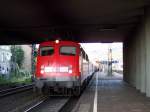 Br 110 steht in Weinheim mit einem IC und wartet auf die Weiterfahrt die 101 063 war defekt!!