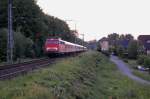 110 490-0 mit D 2767 Hamburg Hbf - Altenbeken, bei der Durchfahrt durch den Bahnhof Leopoldstal am 01.06.2011, bei fast  null  Licht ...
 