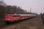 Auch 110 427-2 zog eine RB 35 in den Bahnhof Dinslaken.