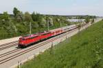 110 491 und 110 480 mit einem PbZ am 11.05.2012 bei Hattenhofen.