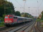 110 457 fhrt am frhen Morgen des 13.07.13 mit einem Sonderzug (Bahntouristikexpress) durch Wendlingen (Neckar) Richtung Bamberg.
