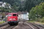 Nachschuss auf die rangiereden 110 468-6, die am 13.09.2014 für die Triberger Bahnhofstage auf Gleis 3 des Bahnhofs rangiert.