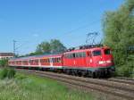 Die Br.110 400-9 fuhr am 18.05.07 von Aalen nach Donauwrth Hbf, hier kurz vor dem Bahnhof Goldshfe.