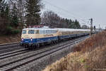 Pünktlich eine halbe Stunde vor Eintreffen des DPE1899 öffnete der Himmel seine Schleusen und das Licht ging dahin... Trotzdem wollte ich es mir nicht nehmen lassen, die 110 383 der Centralbahn vor dem Eishockey-Sonderzug von Freiburg nach Garmisch abzulichten. Gröbenzell 05.01.2018