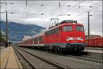 110 351 verlsst den Bahnhof Schwaz mit dem REX 5160(?) nach Kufstein. (07.07.2008)
