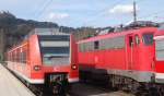Quietschi 426 034-5 hat die Leistungen der 110 320-9 bernommen und fhr gerade aus Rosenheim kommend in den Kufsteiner Bahnhof ein, wo die 110 sich sonnt. 2.4.2010