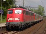 Leider schon Geschichte! Am 16.5.2008 fhrt diese Regionalbahn richtung Dortmund Hbf. Zuglok ist 110 457-9.