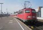 Hier 110 449-6 mit RE14230 von Hannover Hbf. nach Minden(Westf.), bei der Ausfahrt am 7.4.2010 aus Hannover Hbf.