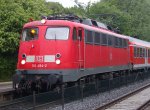 Die 110 494-2 kam am 10.06.10 in Eilendorf mit ihrem Zusatztakt eingefahren.