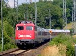 Die 110 352-2 kam am 23.07.2010 mit einem IC durch Kln West.