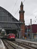 110 463-7 am 18. August 2010 in Bremen Hbf. Ihr nchster Zug wird die RB 14812 (Bremen Hbf - Oldenburg (Oldb)) sein.