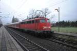 110 487-6, ist am 26.01.20111 mit S-Bahnersatzug (S6), in Aligse nach Hannover unterewegst.
