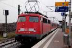 Durch Allerheiligen schiebt die 110 429-8 eine Ersatz RE7 nach Krefeld am Samstag den 12.3.2011, links ist die Bauselle an der KBS 495 zu erkennen.