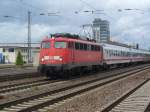 110 409-0 zieht den IC 2054 Frankfurt (Main) - Saarbrcken am 22.06.2011 aus Kaiserslautern Hbf