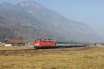 In diesen Tagen wurde 110 497 beim Bender verschrottet. Am 05.03.2011 hatte sie dagegen noch die Aufgabe, den DZ 13421 und damit viele Skifahrer zu den Skigebieten in sterreich zu bringen. Aufgenommen bei Niederaudorf.