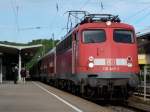 110 446 steht am Morgen des 21.05.13 in Tbingen Hbf mit ihrem IRE nach Stuttgart zur Abfahrt bereit!

