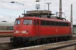 Hier 110 491-8 als Lz, bei der Ausfahrt am 11.7.2013 aus Leipzig Hbf.