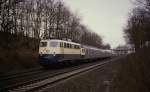 110416 im Einschnitt zwischen Vehrte und Ostercappeln unterwegs mit E 3377 am 
19.3.1988 um 10.09 Uhr nach Bremen.