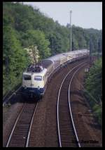 110442 war am 18.5.1989 um 11.08 Uhr am Ortsrand von Hasbergen mit einem Gesellschaftszug auf der Rollbahn in Richtung Münster unterwegs.