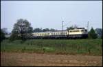 110506 am 18.5.1989 um 11.45 Uhr mit dem D 433 nach Flensburg auf der Rollbahn kurz vor Hasbergen.