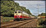 Auf der Rückfahrt von Rügen nach Koblenz kam am 28.09.2016 AKE E 101309 mit dem  Rheingold  DPF 51 über die Rollbahn hier am Stadtrand von Osnabrück- Hellern.