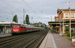 110 463 mit einem Verstärker-RE am 19. Juli 2011 im Bahnhof Düren.