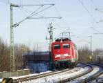 110 242-5 mit einem RegionalExpress Richtung Singen kurz vor Herrenberg am 13.01.2003! Diese wunderschnen 110er und Ex-Silberlinge sind inzwischen leider auch durch 146er mit Doppelstockwagen und ET