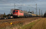 110 278 bespannte am 05.01.18 einen Sonderzug für den Eishockeyclub Eisbären Berlin. Diese waren mit dem Sonderzug zum Auswärtsspiel nach München unterwegs. Hier rollt der Centralbahn-Sonderzug durch Gräfenhainichen Richtung Bitterfeld.