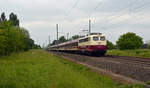 110 169 der Euro-Express führte am 19.05.18 einen Eintracht-Sonderzug von Frankfurt nach Berlin zum dortigen Pokalfinale. Hier rollt der Sonderzug durch Brehna Richtung Bitterfeld.