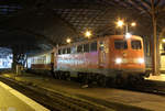 115 114 als Ersatz für die unterwegs gestrandete 103 113 mit einem Sonderzug nach Regensburgin Köln Hbf am 30.11.2019 