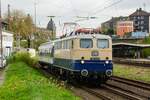 E10 1239 DB mit einem TRI-Wagen in Wuppertal Steinbeck, am 10.04.2024.