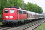 Nostalgie und Tradition im Bahnhof Geilenkirchen, die 110 210-2 zog den 15 teiligen Pilgerzug von Emmerich nach Lourdes am 08.05.2010 Rcktour am 15.05.2010??